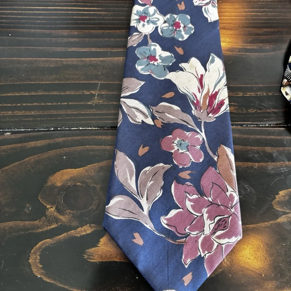 Lot of 5 100% Silk Name Brand‎ Ties Assorted Colors Geometric Abstract